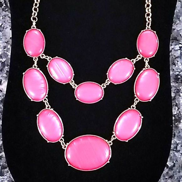 Beautiful Pink/Gold Statement Necklace/Earrings. - Picture 3 of 6